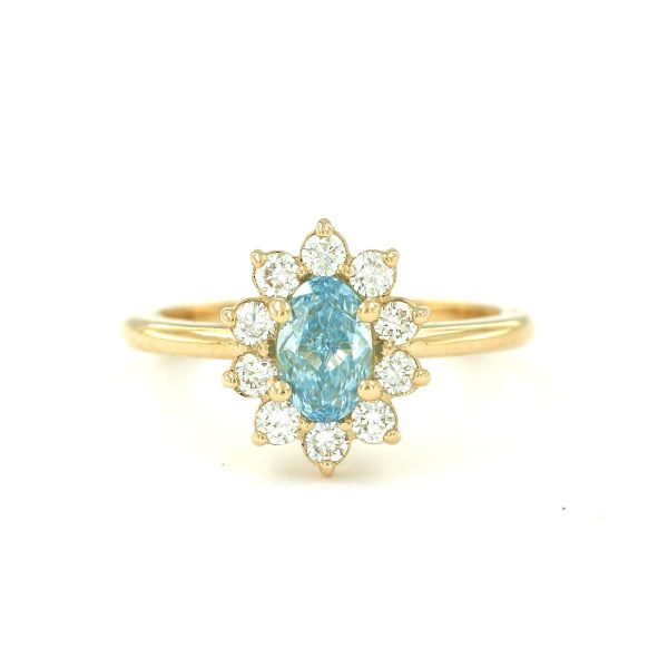 3826. Ovaali keskitimantti n 0,50ct+ & 10x0,04ct.